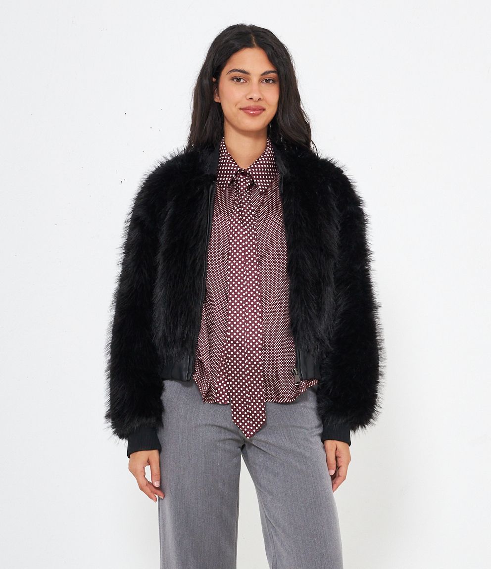 Chaqueta corta efecto pelo