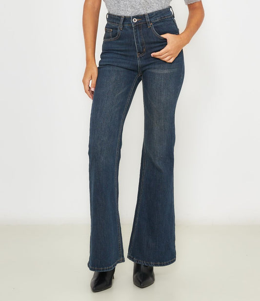 Jeans flare denim azul oscuro