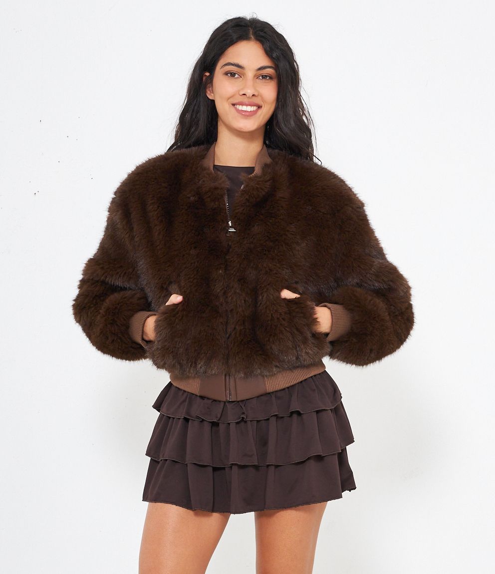 Chaqueta corta efecto pelo