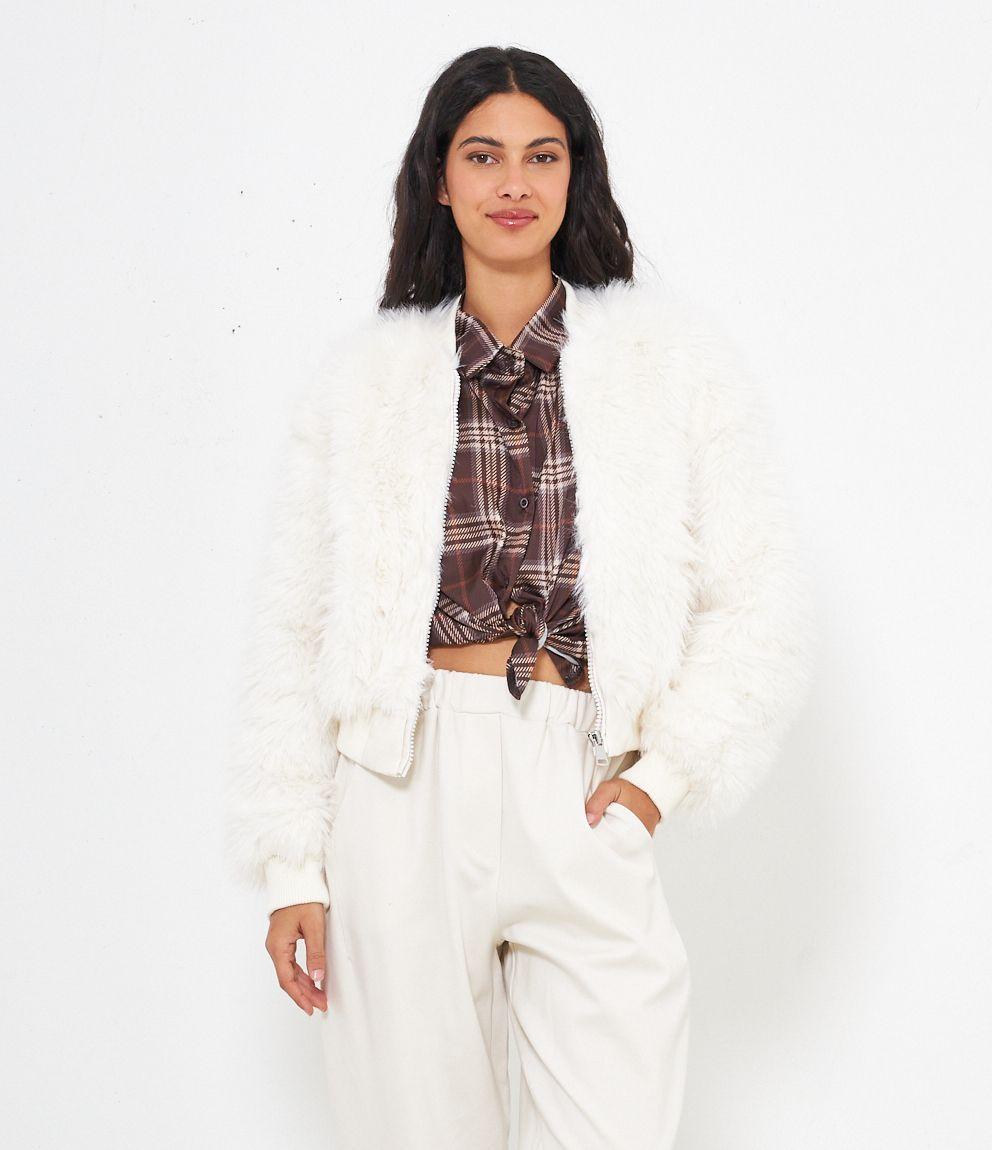 Chaqueta corta efecto pelo