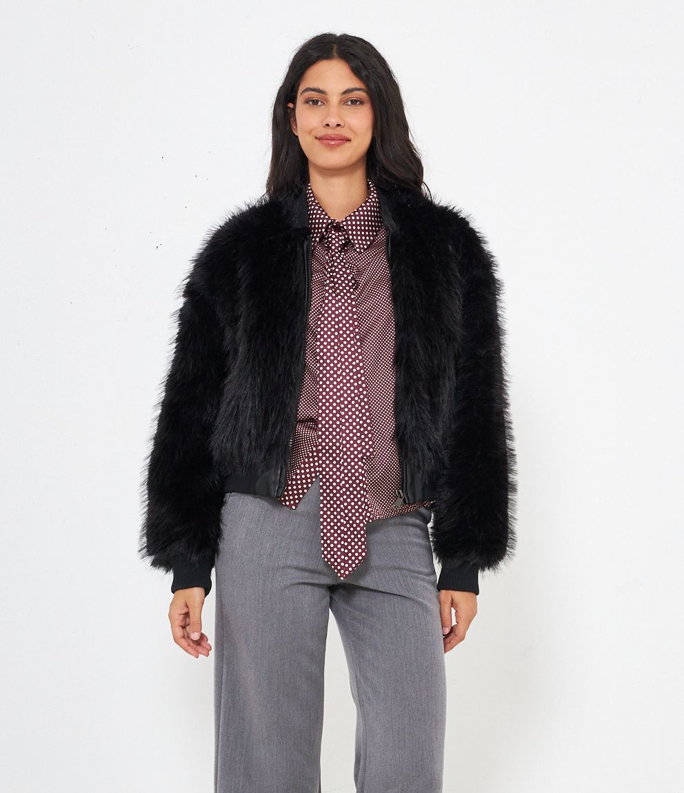 Chaqueta corta efecto pelo