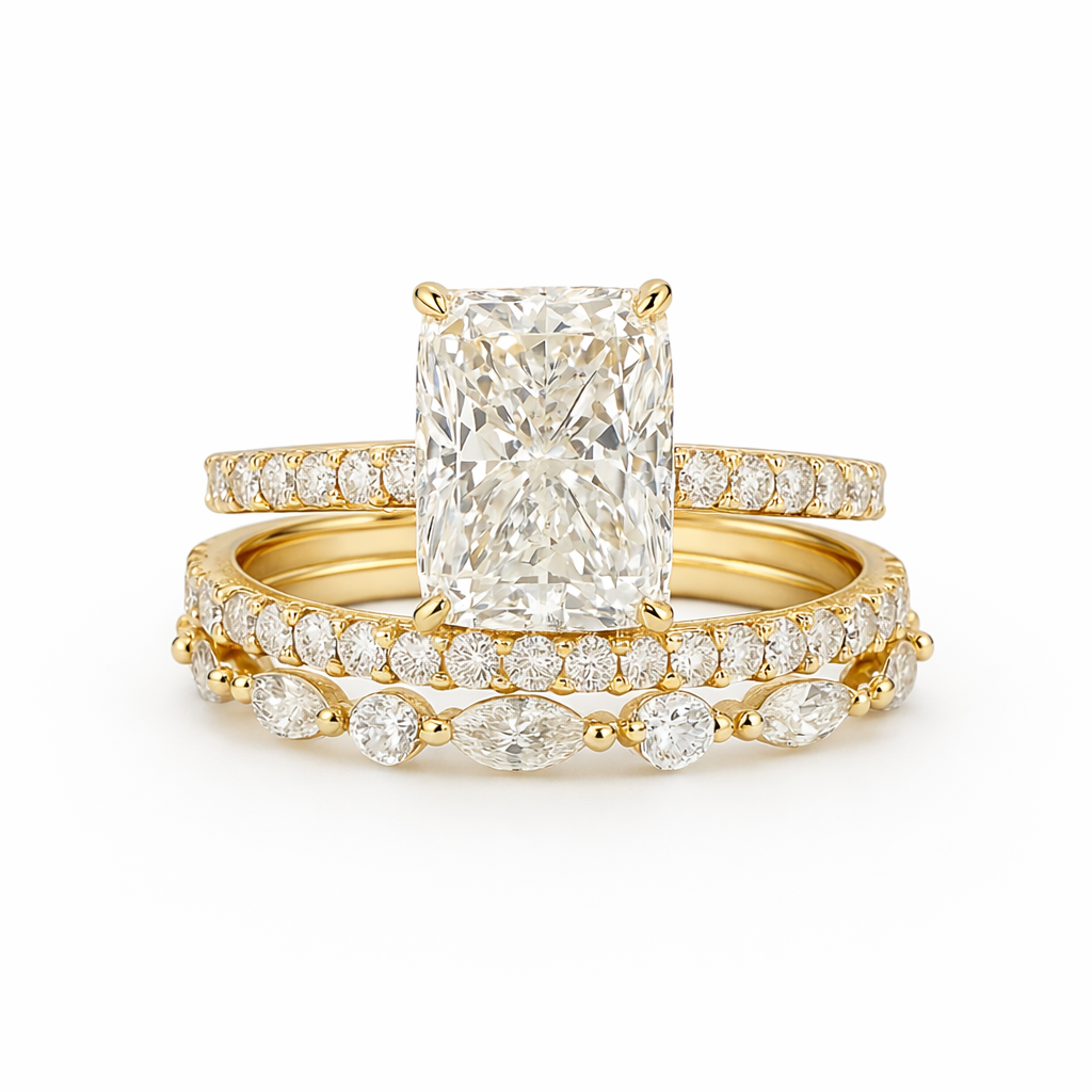 Anillo Triple con Piedra Central