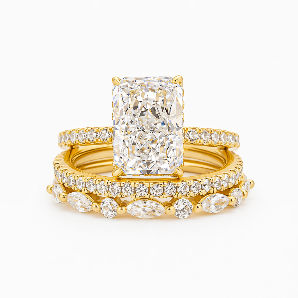 Anillo Triple con Piedra Central