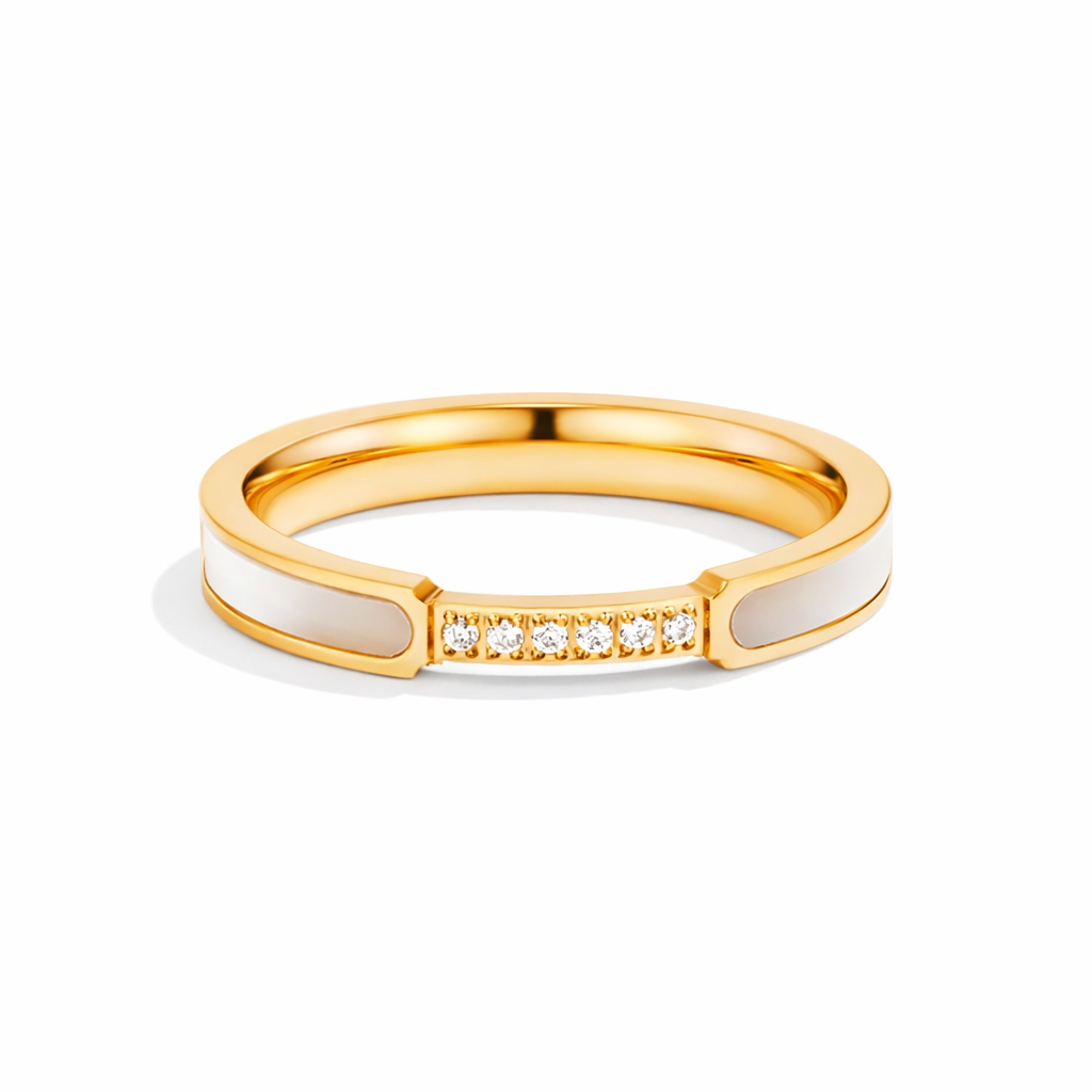 Anillo Dorado con Detalle Nácar
