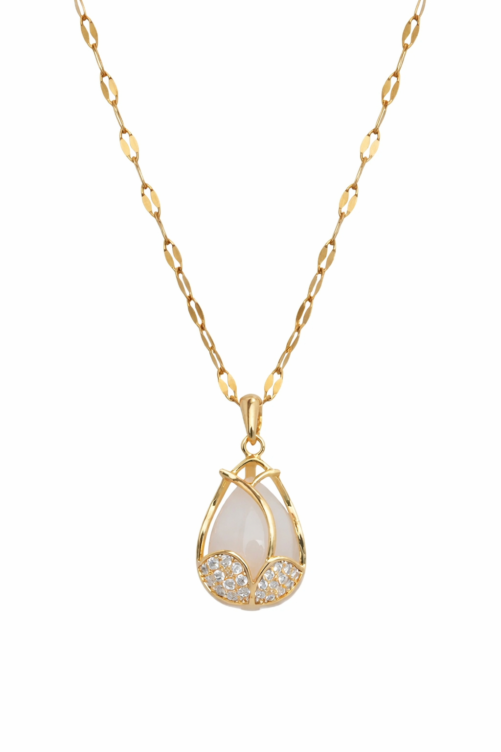 Collar Dorado con Colgante Elegante